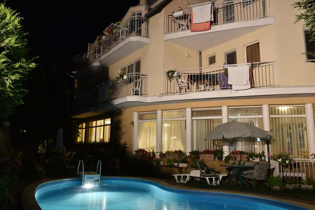 Solaris Apartments Sveti Konstantin Buitenkant foto