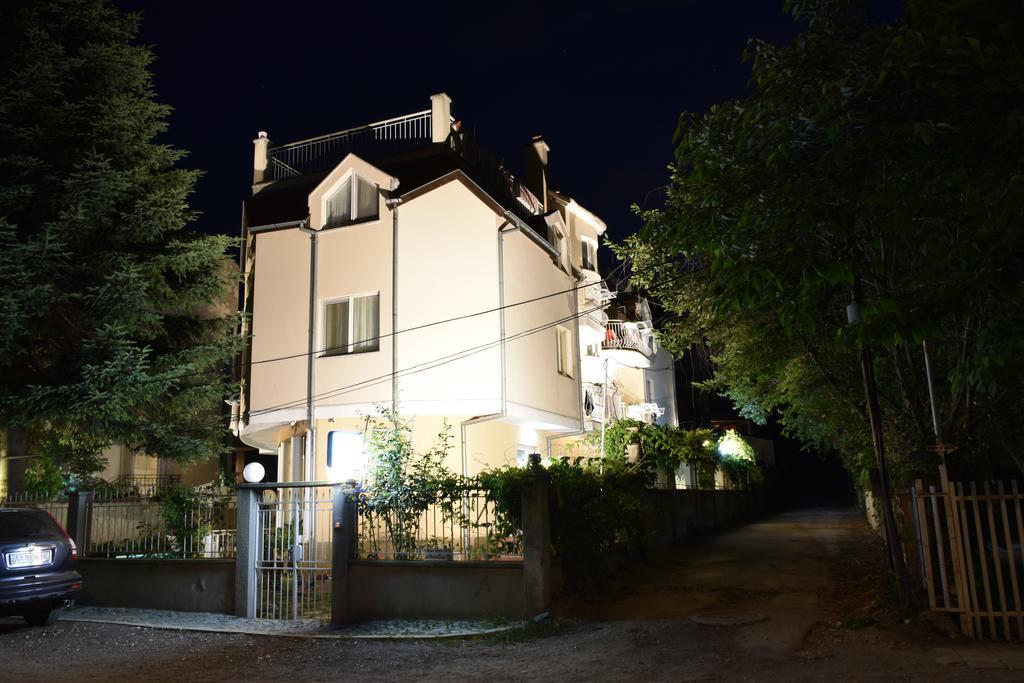 Solaris Apartments Sveti Konstantin Buitenkant foto