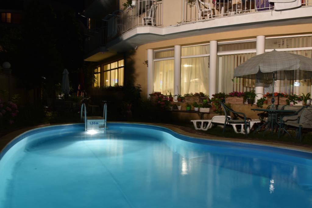 Solaris Apartments Sveti Konstantin Buitenkant foto